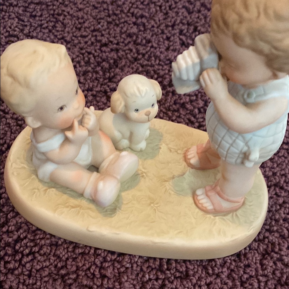 Memories of Yesterday hold it you are just swell photo figurine